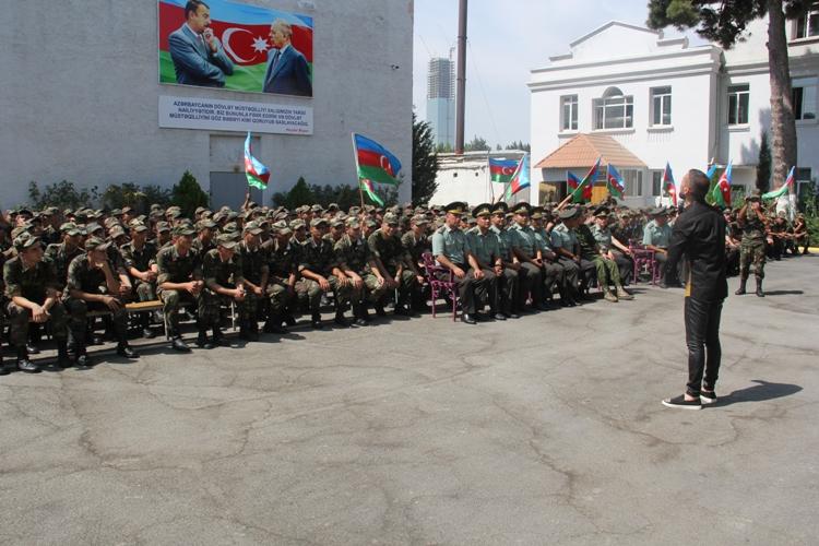 Саида Султан и Ниям Салами выступили с концертом для военнослужащих (ФОТО)