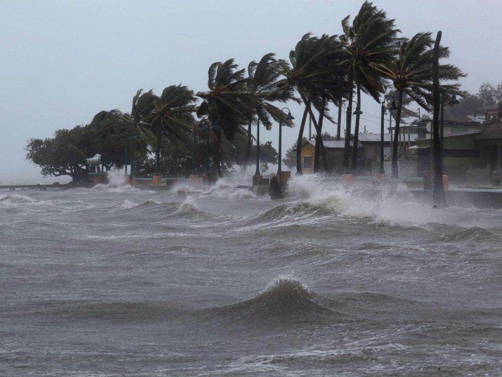 Ураган "Бонни" у побережья Мексики усилился до второй категории