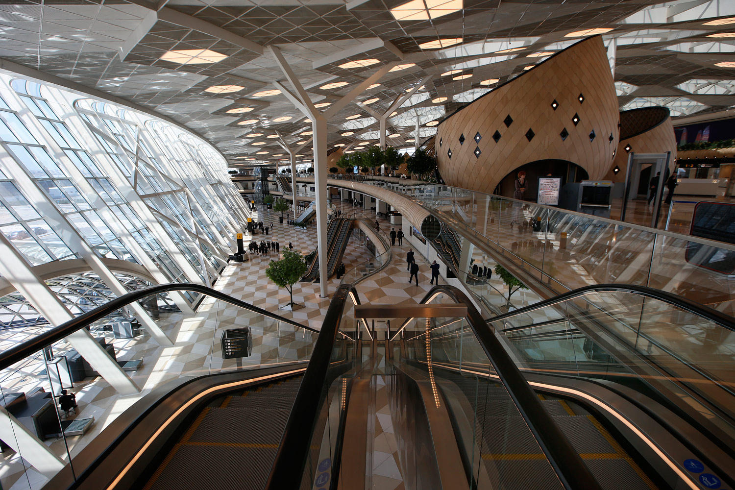 Passenger traffic of Heydar Aliyev Int’l Airport approaches its next record high