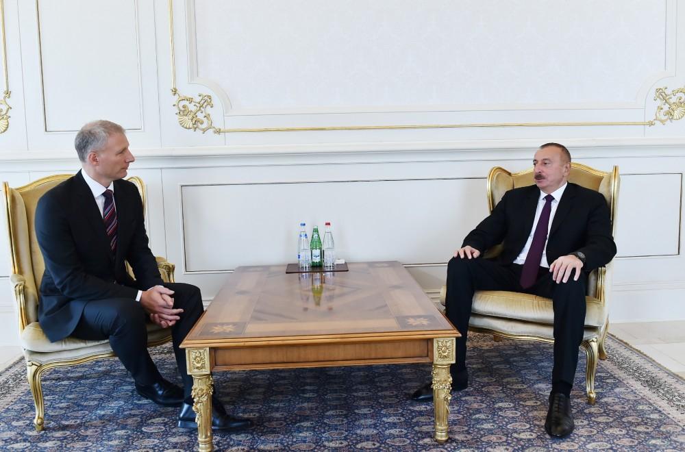 Президент Азербайджана Ильхам Алиев принял верительные грамоты главы представительства ЕС (версия 2)