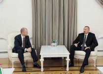 President Ilham Aliyev receives Statoil executive VP (PHOTO)