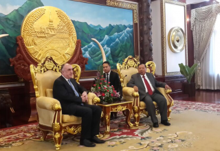 Elmar Məmmədyarov Laos prezidenti ilə görüşüb