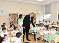 Президент Ильхам Алиев и его супруга приняли участие в открытии нового здания школы-лицея номер 20 в Баку (ФОТО)