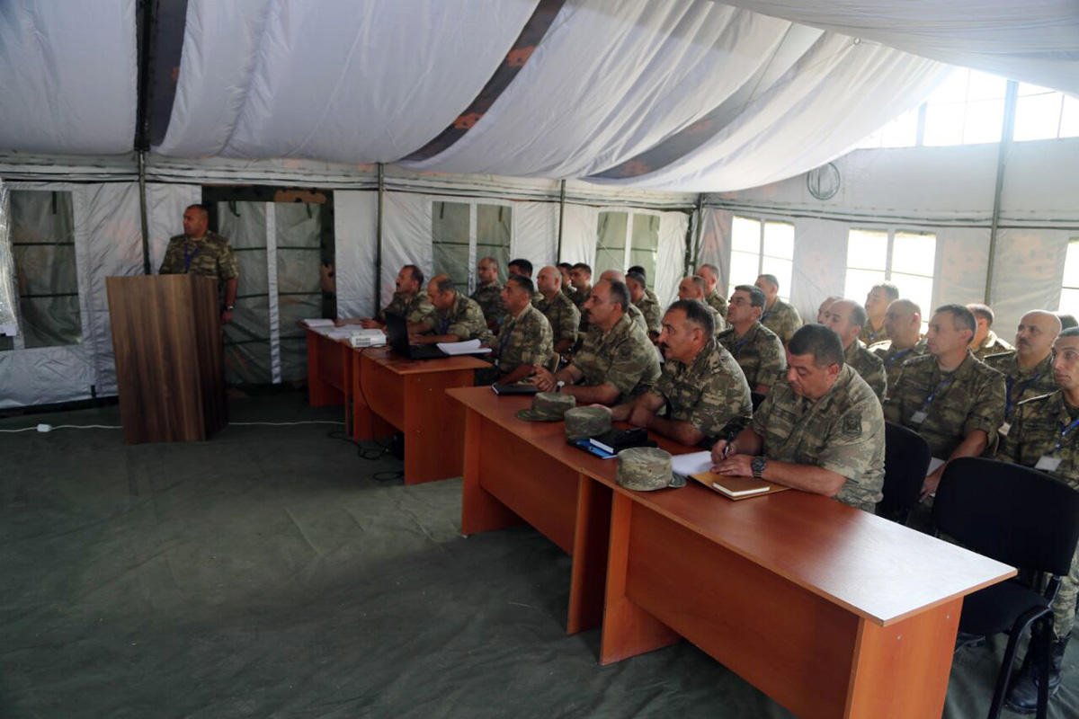 Министр обороны Азербайджана проверил уровень готовности мобилизационных ресурсов военных соединений (ФОТО)
