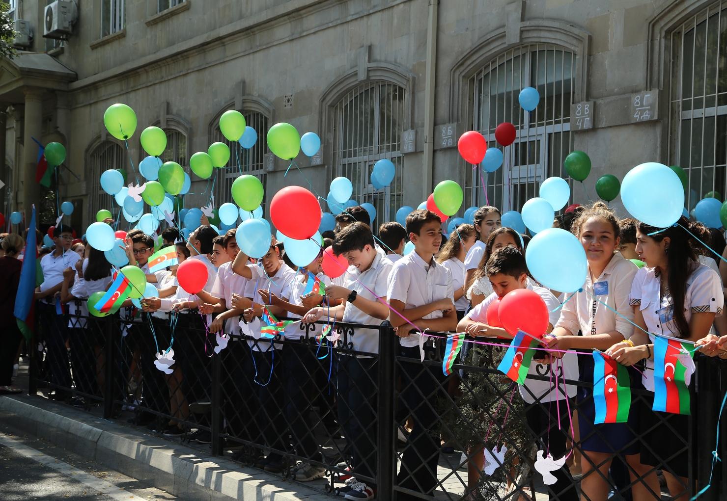 В Баку отметили Международный день мира (ФОТО)