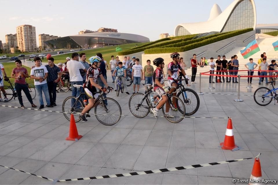 В Баку прошел велопробег, посвященный Всемирному дню без автомобиля (ФОТО)