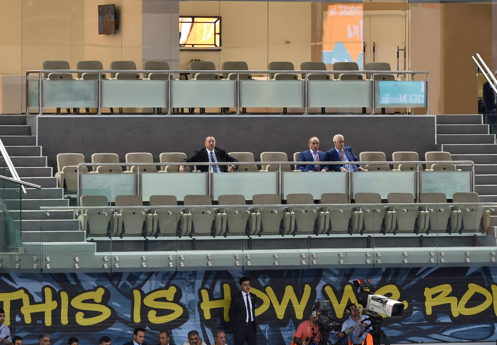 Президент Ильхам Алиев наблюдал за игрой женской сборной Азербайджана по волейболу (ФОТО)