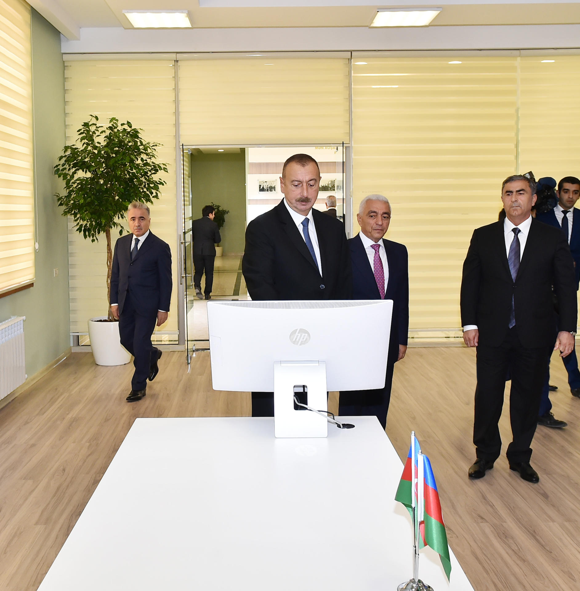 Президент Ильхам Алиев принял участие в открытии подстанции "Гарагашлы" в Сальяне (ФОТО)