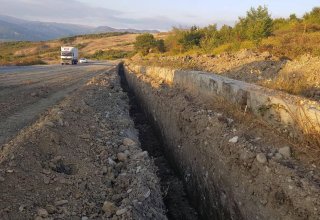 В Азербайджане реконструируется одна из региональных автодорог  (ФОТО)