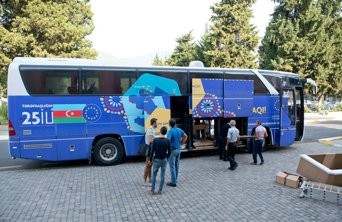 Представители «Автобусного тура по Европе» побывали в Закатальском филиале UNEC (ФОТО)