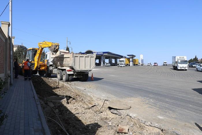 Bakı-Şamaxı-Yevlax yolunun daha bir hissəsi təmir olunur (FOTO)