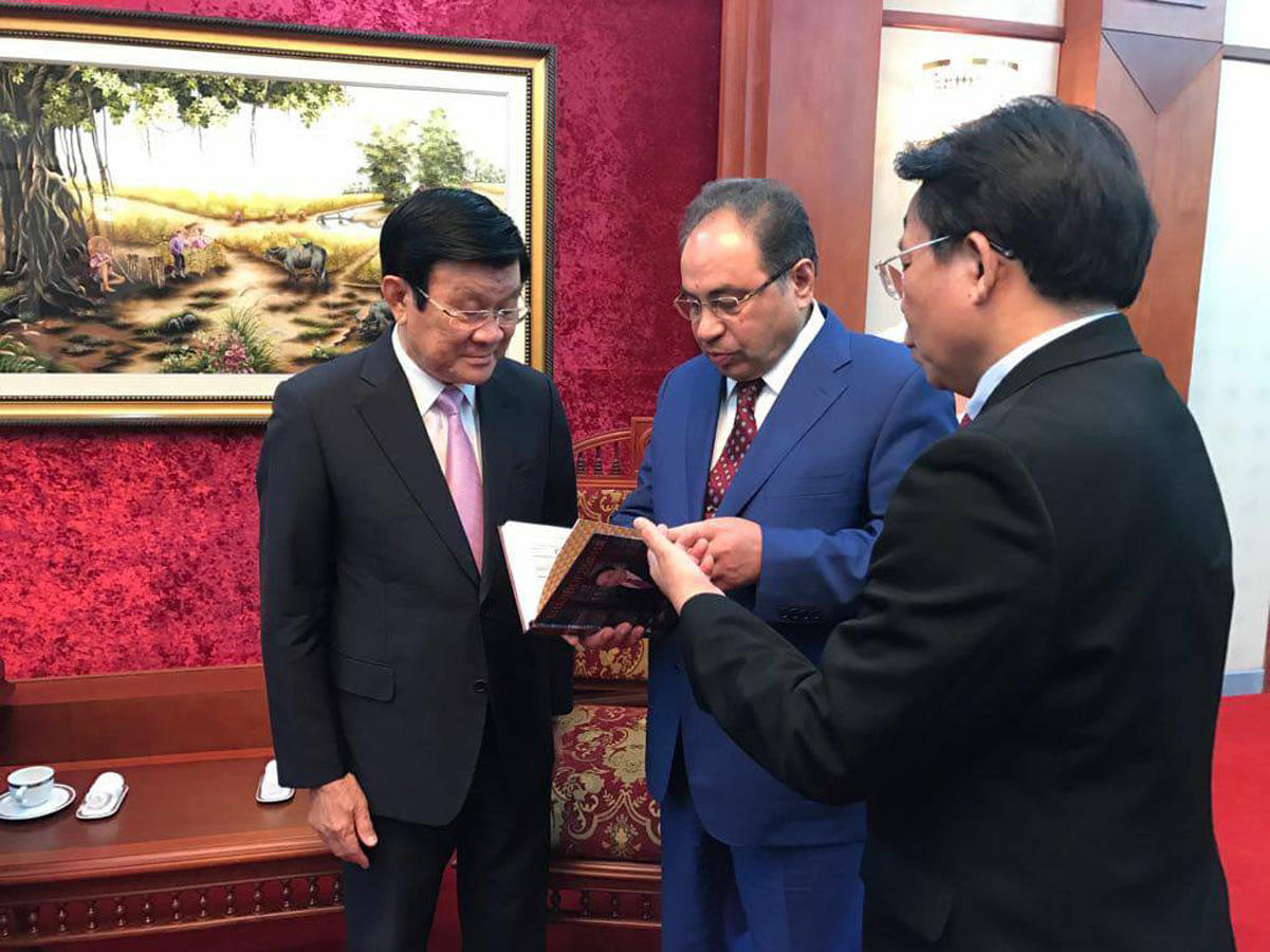 Президент Вьетнама наградил БГУ орденом «Дружба» (ФОТО)