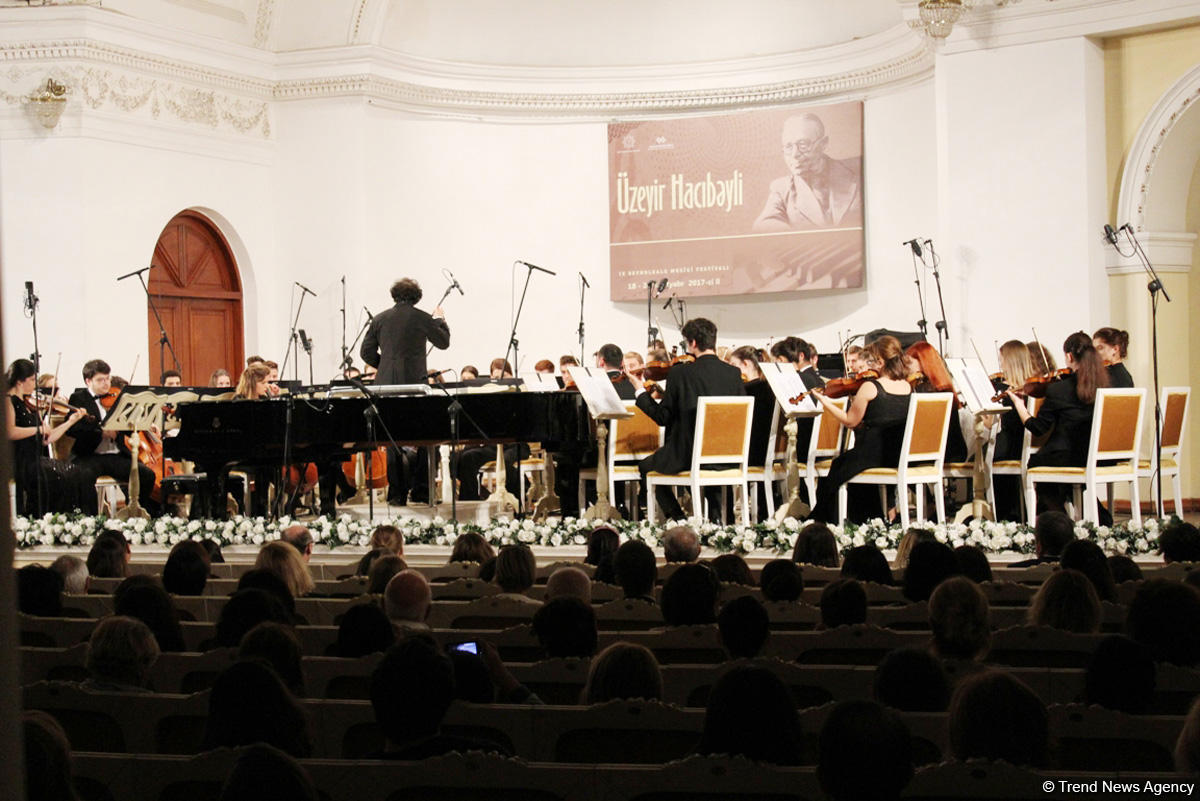 Феерическое выступление, несмолкающие овации: в Баку завершился IX Международный музыкальный фестиваль Узеира Гаджибейли (ФОТО)