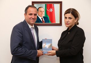 Посол Венгрии побывал в Переводческом центре Азербайджана