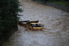 Наводнение в Турции привело к гибели одного человека (ФОТО)