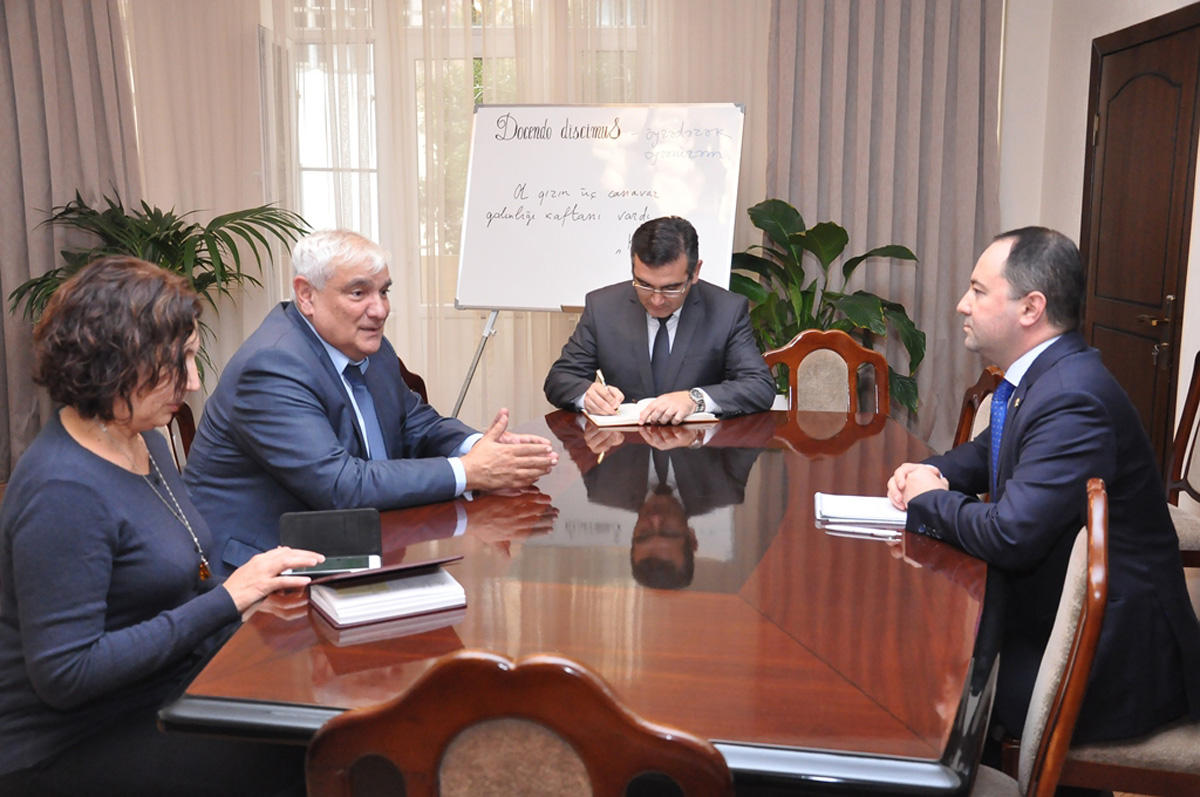 ADU-nun rektoru Kamal Abdulla Rumıniya səfiri ilə görüşüb (FOTO)