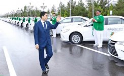 Президент Туркменистана отметил заслуги спортсменов и тренеров (ФОТО)