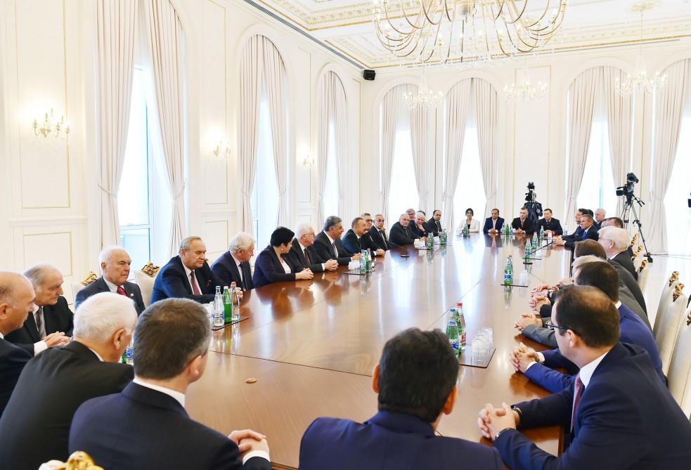 Президент Азербайджана Ильхам Алиев принял руководителей Европейского Олимпийского комитета и международных спортивных организаций (ФОТО)