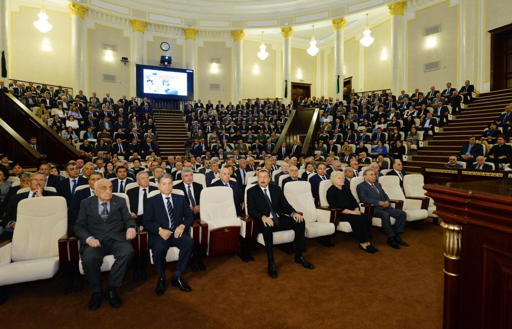 Ilham Aliyev attends farewell ceremony for eminent Azerbaijani scientist Lotfi Zadeh  (PHOTO)