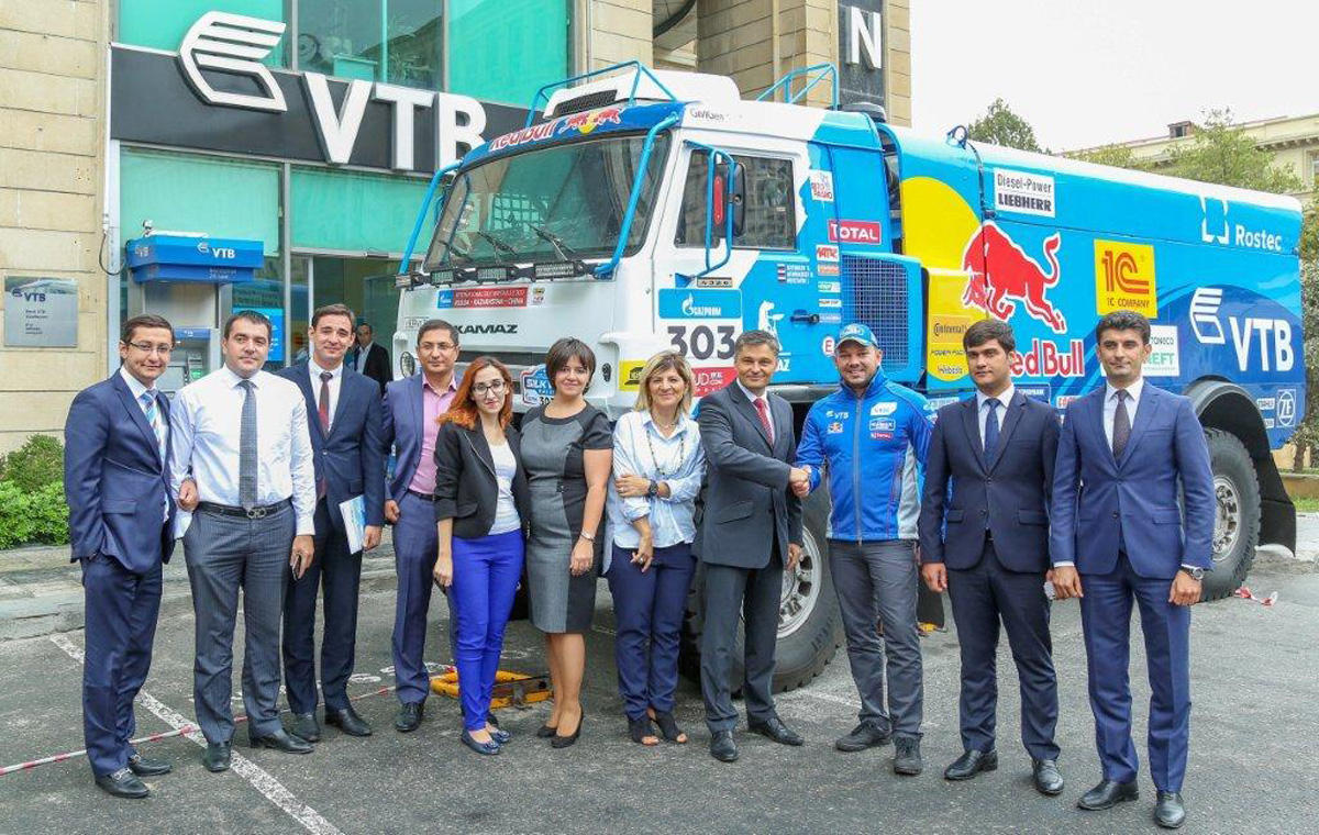 Команда «КАМАЗ-мастер» посетила офис банка ВТБ (Азербайджан) (ФОТО)