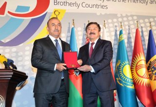 TÜRKSOY Genel Sekreteri Kaseinov'a  "Üstün Hizmet Ödülü" verildi (Fotoğraf)