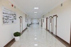 Первый вице-президент Мехрибан Алиева ознакомилась с условиями, созданными в новом здании средней школы в поселке Рамана (ФОТО)