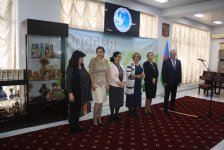 В Баку поздравили учителей с профессиональным праздником (ФОТО)