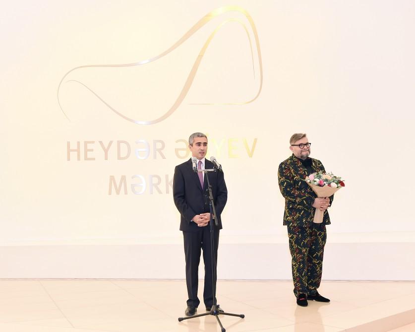 Первый вице-президент Мехрибан Алиева приняла участие в церемонии открытия выставки «Модернизм и мода» (ФОТО) (версия 3)