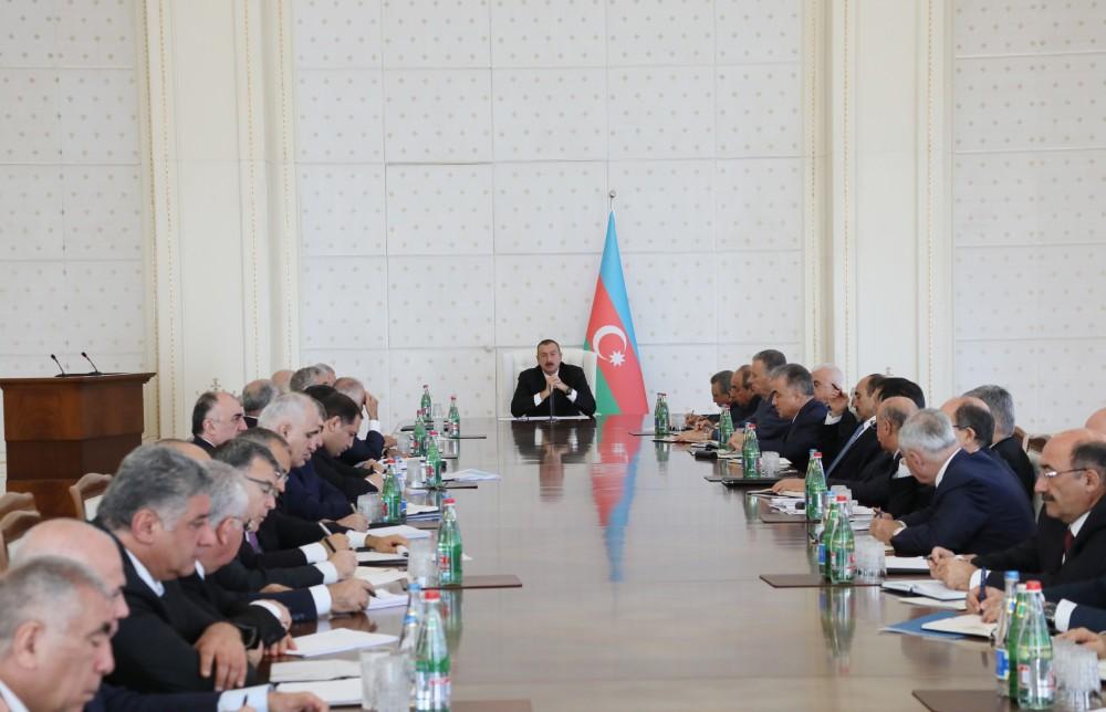Президент Ильхам Алиев: Профицит внешней торговли Азербайджана оказывает положительное влияние на курс маната