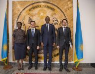 Səfir Elman Abdullayev etimadnaməsini Ruanda prezidentinə təqdim edib (FOTO)