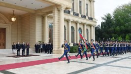 Bulgarian president officially welcomed in Baku (PHOTO)