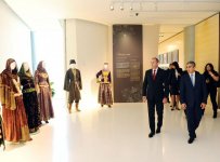 Президент Болгарии и его супруга побывали в Центре Гейдара Алиева (ФОТО)