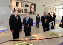 President of Bulgaria visits Heydar Aliyev Center (PHOTO)