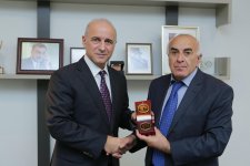 Президент Azercell награжден "золотой медалью" (ФОТО)