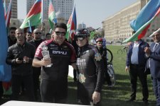 В Баку прошел велопробег, посвященный Дню независимости Азербайджана (ФОТО)