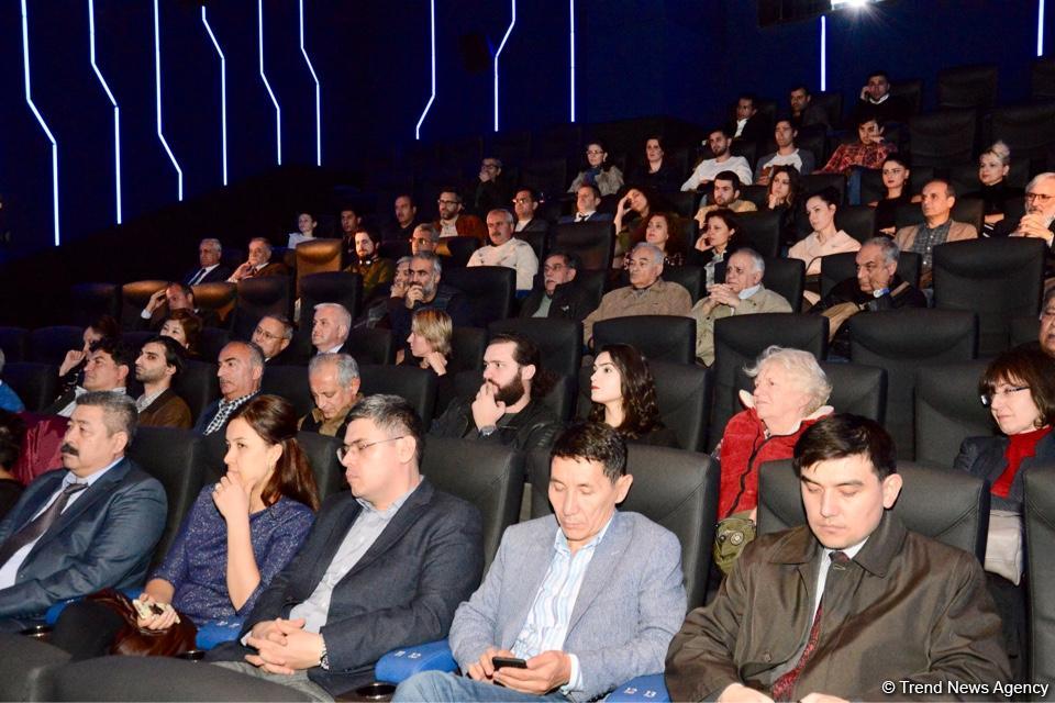32 года одиночества в горах… В Баку состоялась премьера фильма Аудрюса Стониса "Женщина и ледник" (ФОТО)