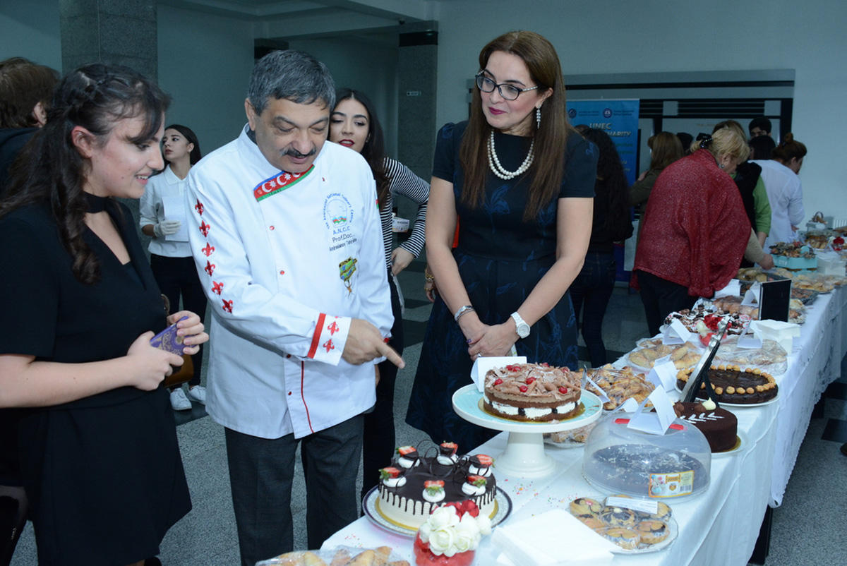 Благотворительная акция студентов UNEC в Международный день кулинарии (ФОТО)