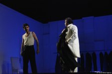 Деньги, любовь, обман:  премьера спектакля "Петербургский ростовщик" в Баку (ФОТО)