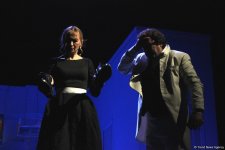 Деньги, любовь, обман:  премьера спектакля "Петербургский ростовщик" в Баку (ФОТО)
