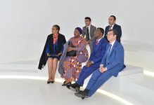 Pan-Afrika Parlamentinin prezidenti Heydər Əliyev Mərkəzi ilə tanış olub (FOTO)
