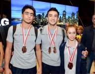 Акробаты-медалисты Евро вернулись в Баку (ФОТО)