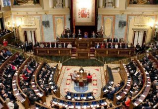 İspaniya Senatı Kataloniyanın muxtariyyətini ləğv etdi