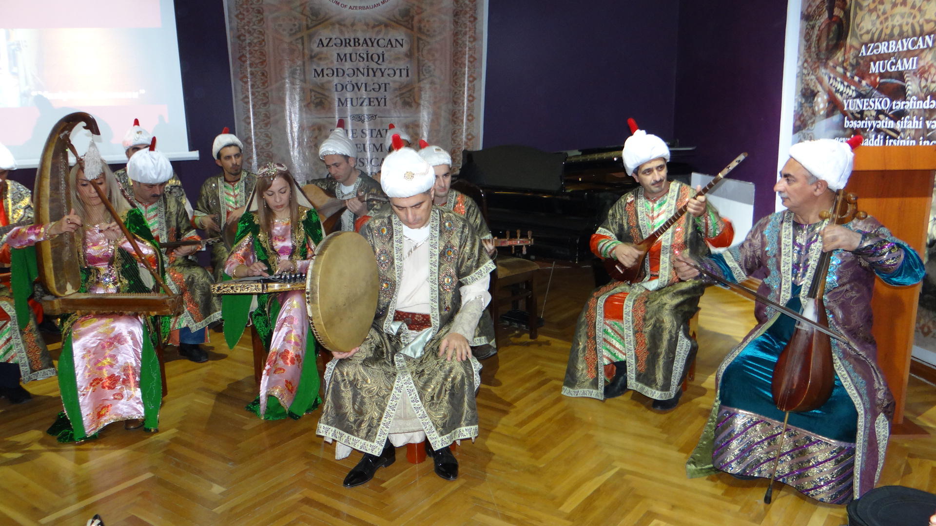Меджнун Керим вернул к жизни ряд старинных азербайджанских музыкальных инструментов (ФОТО)