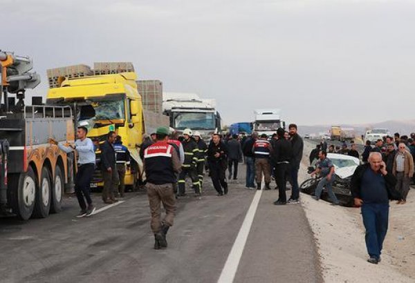 Aksaray'da kum fırtınası faciası! 20 araç birbirine girdi (FOTO)
