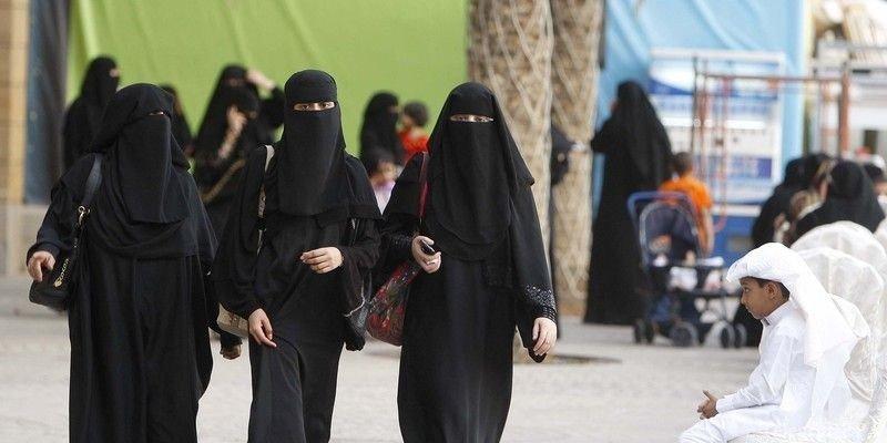 Саудовские женщины получат право посещать стадионы