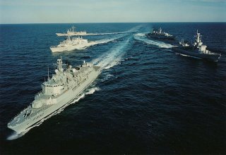 В Таллин прибыли корабли военно-морской группы НАТО