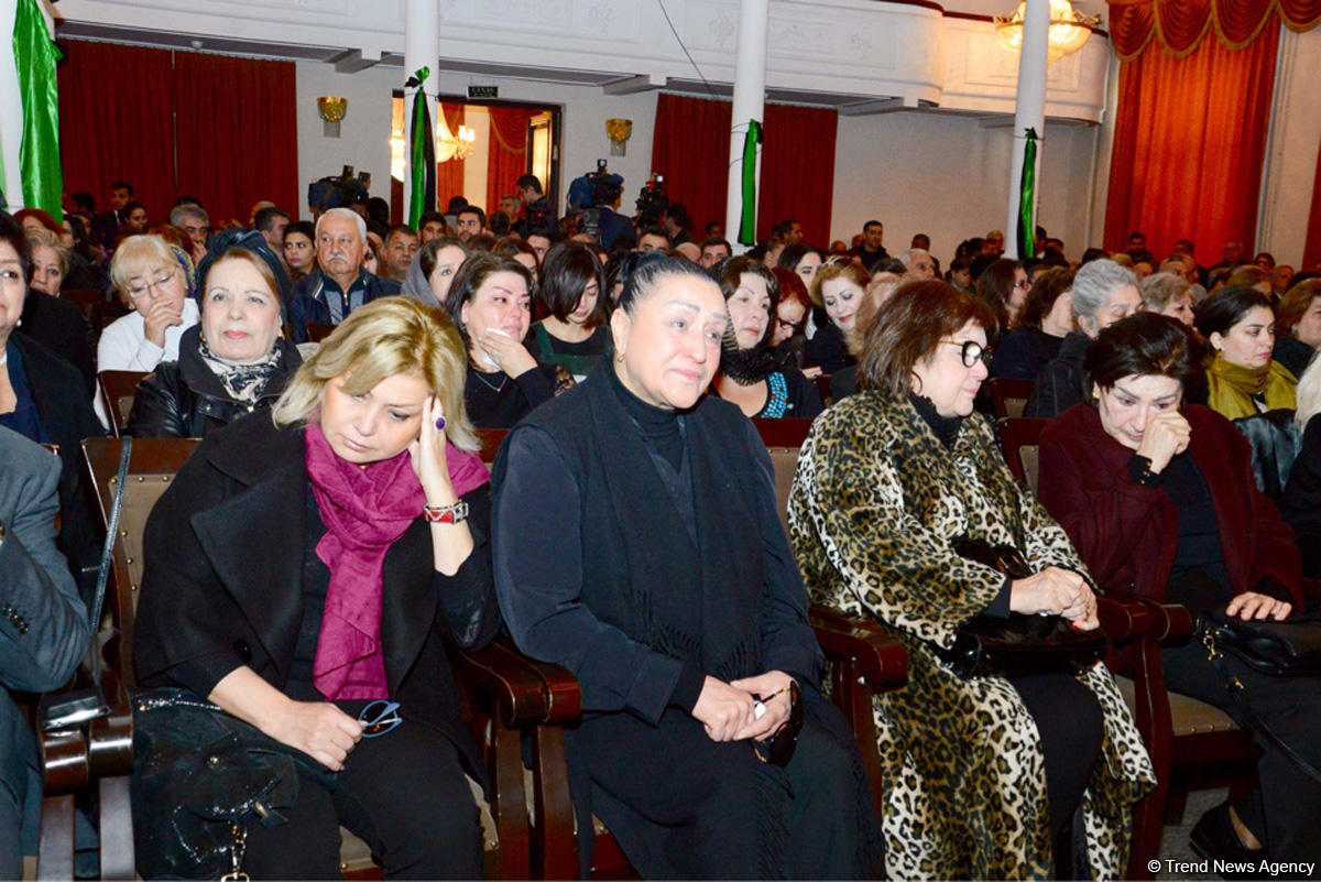 Rafiq Hüseynovla vida mərasimi keçirilir (FOTO)