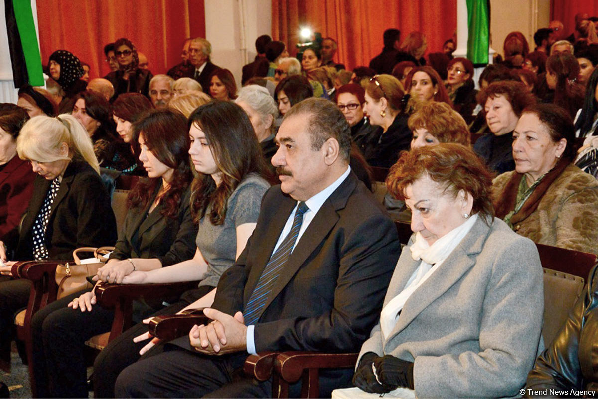 Рафига Гусейнова аплодисментами проводили в последний путь (ФОТО)