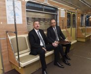 Ilham Aliyev becomes acquainted with retro carriages of Baku Metro (PHOTO)
