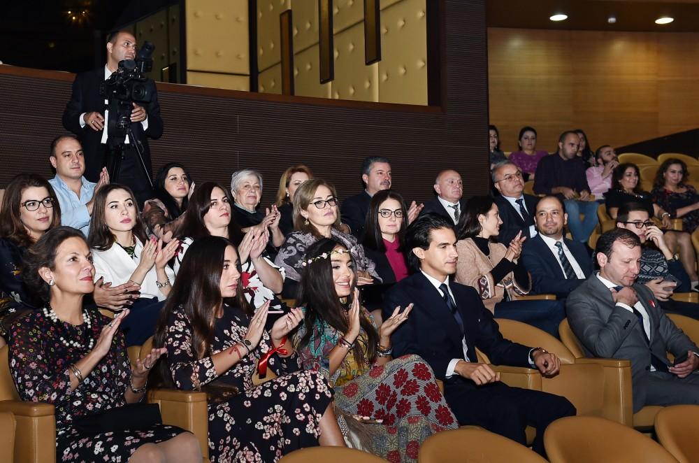 Leyla Əliyeva və Arzu Əliyeva tanınmış pianoçu Luka Safronovun “Baku” jurnalının 10 illiyinə həsr olunmuş solo konsertində olublar (FOTO)